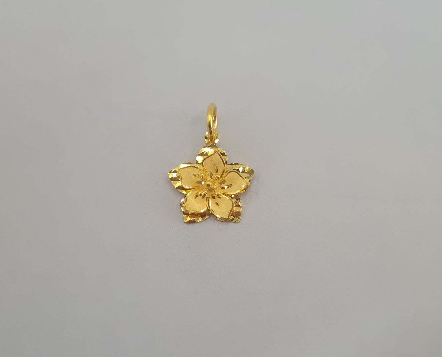 22k solid gold 3D flower pendant only