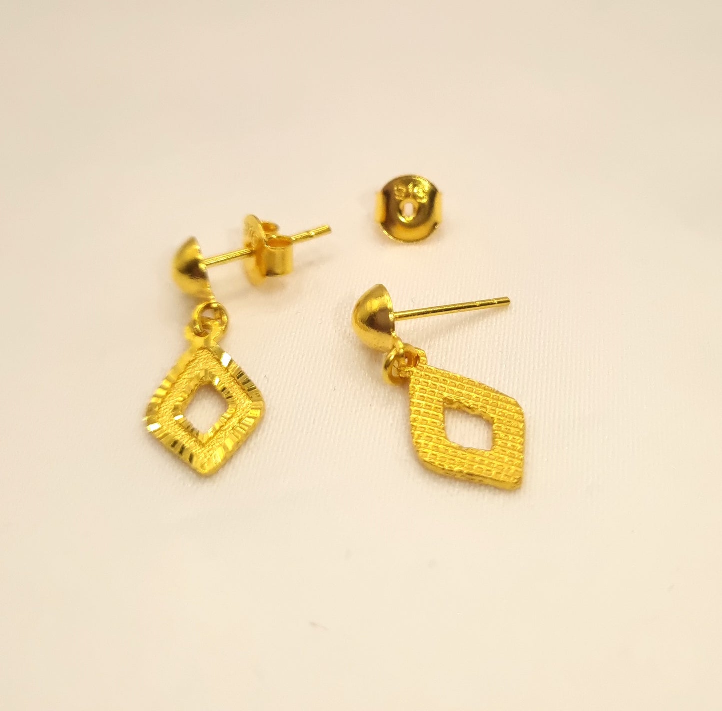 22k solid gold dangle  Earrings/ ear studs