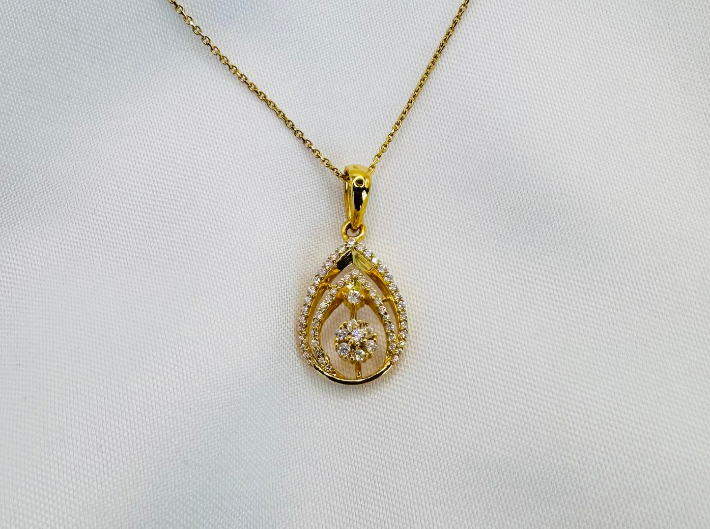 22k solid gold studded pendant only