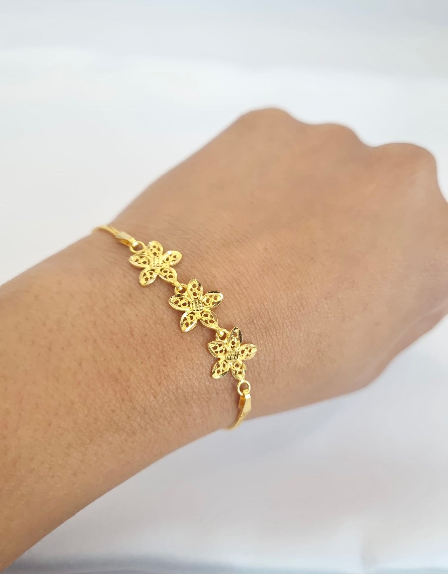 22k solid gold flower bracelet