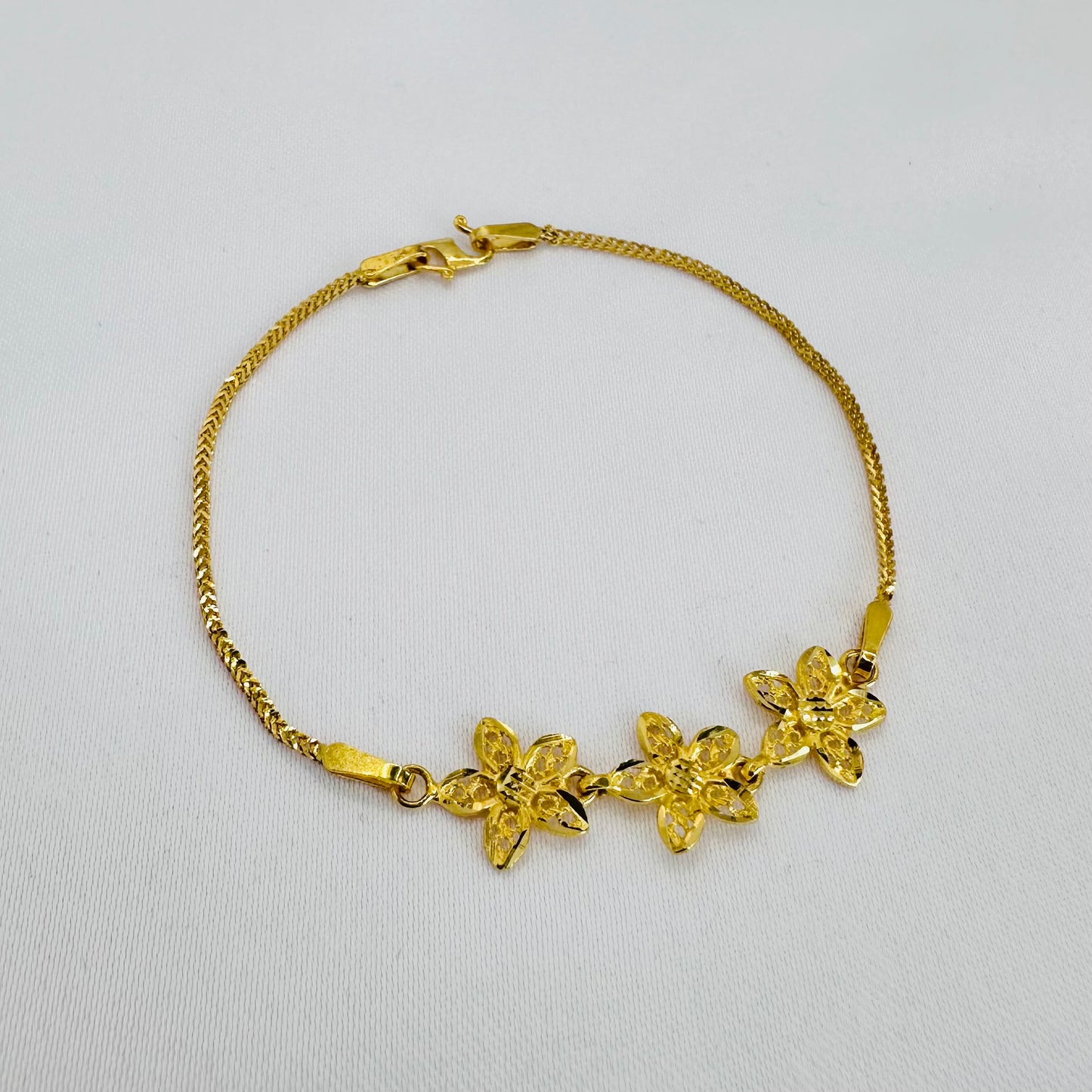 22k solid gold flower bracelet