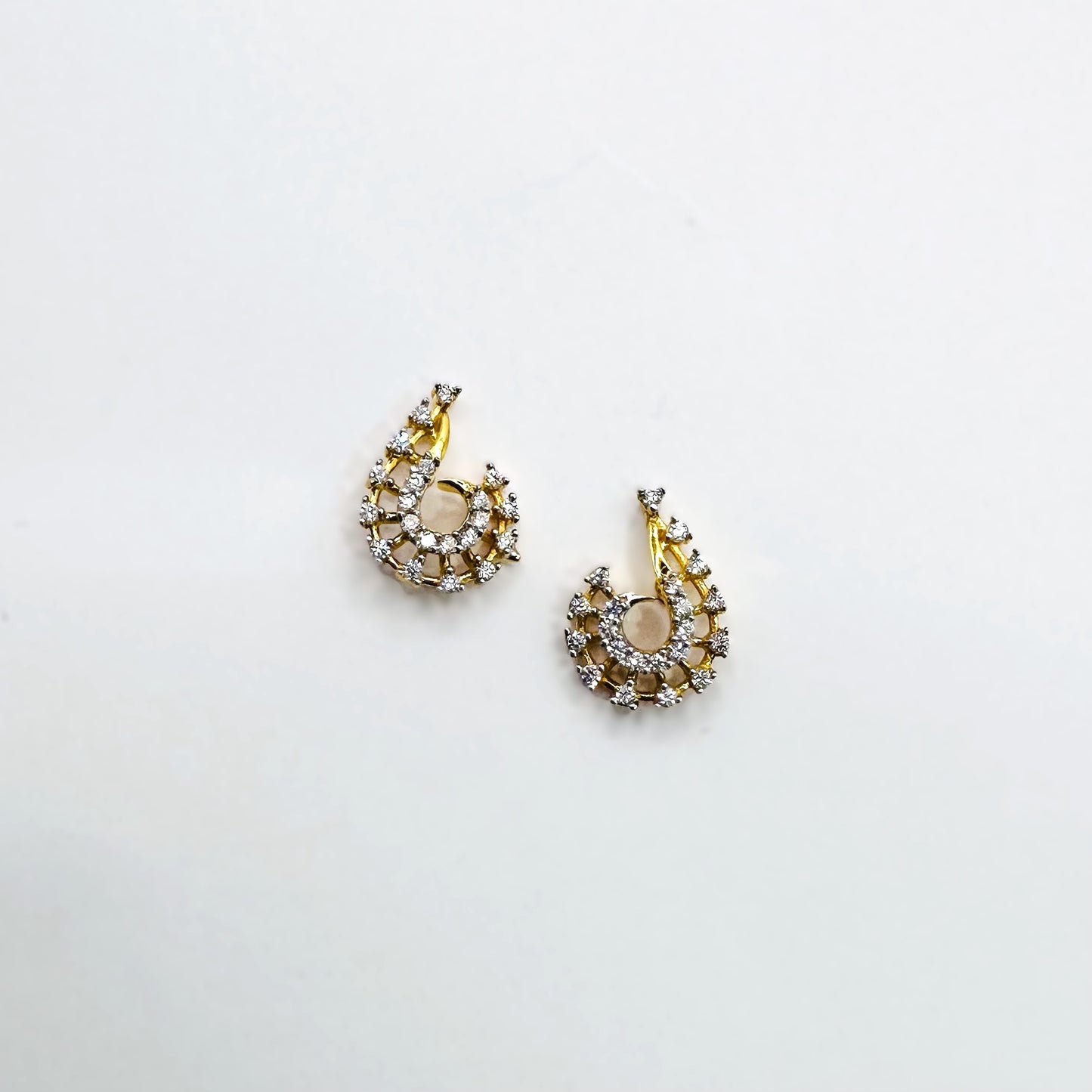 22k solid gold  white cz studded earrings