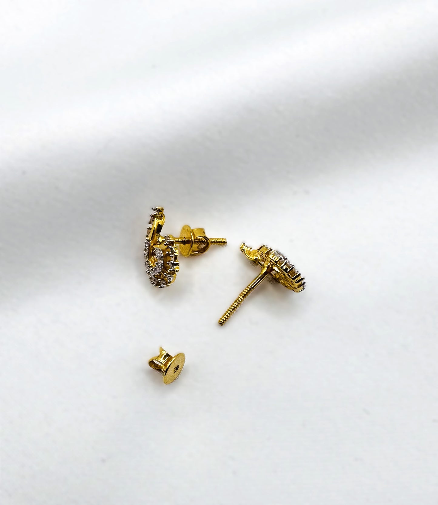 22k solid gold  white cz studded earrings